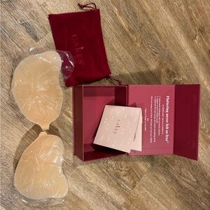 Cakes Body CLEVEAGE Adhesive Backless Strapless Bra -HONEY . Medium